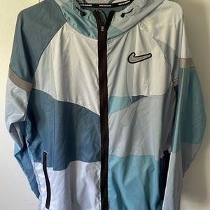 Light weight Nike men’s running jacket